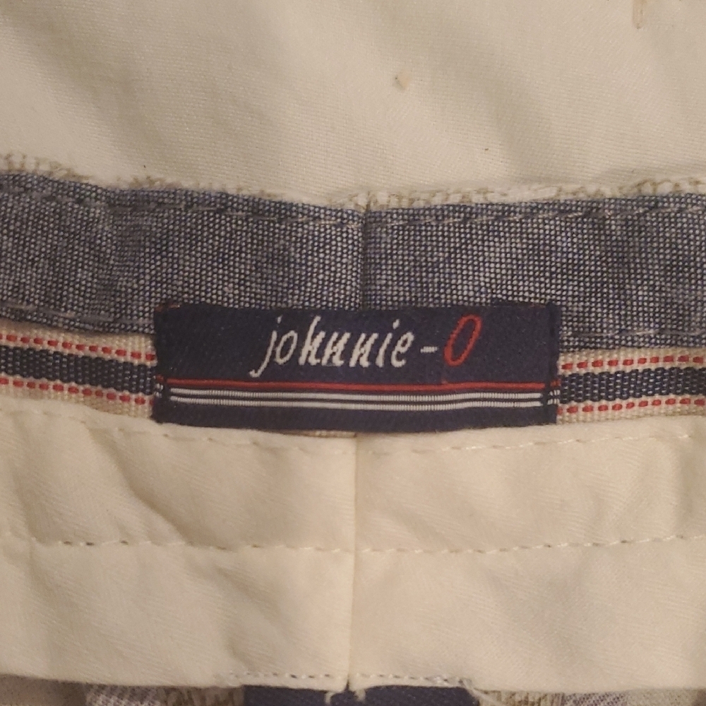 johnnie-O Gray and White Flat Front Shorts with Textured Fabric (Oyster) - Picture 2 of 9